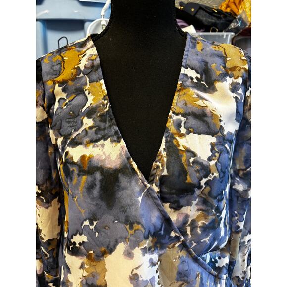 Steve Madden NWOT Wrap Front Printed Blouse Size S Purple Multi Artsy Career - Picture 2 of 6